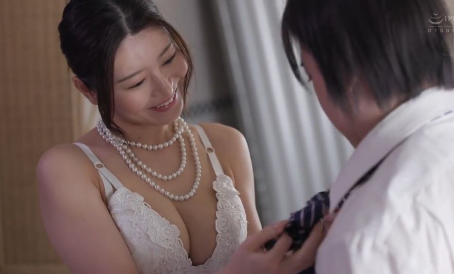 Chồng mãi mê công việc, vợ vụng trộm cùng cậu khách hàng điển trai số hưởng